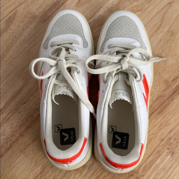 Veja CWL White and Orange Sneakers - Picture 5 of 14